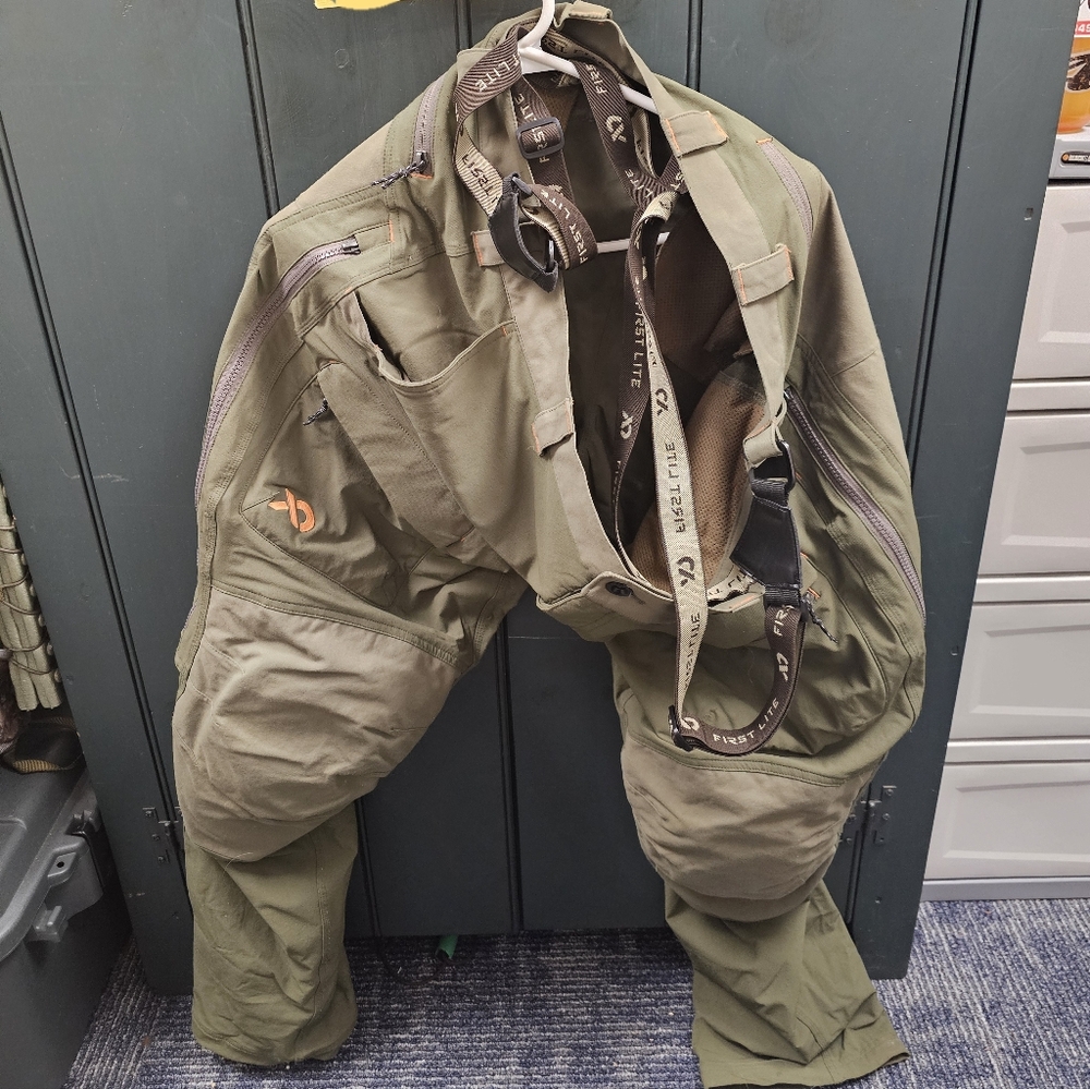 First Lite 38x33 Currogate Foundy Pants w/ knee pads & suspenders. Conifer color
